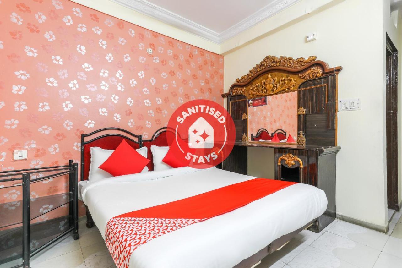 Oyo 62194 Pleasure Palace Ξενοδοχείο Ιντόρ Εξωτερικό φωτογραφία